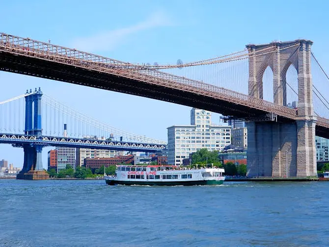 Circle Line: Landmarks Cruise - Brooklyn Bridge