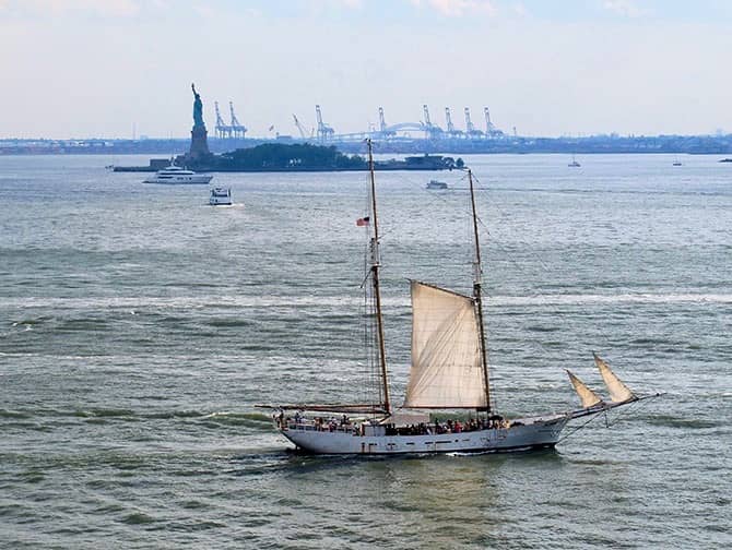 Zeilboottocht in New York - Het Vrijheidsbeeld
