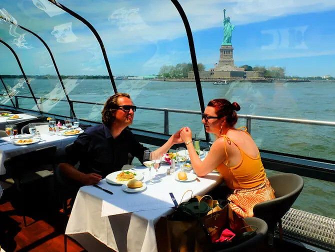 Valentijns Dinner Cruises in New York - Vrijheidsbeeld
