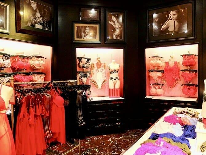 Victoria's Secret in New York - Lingerie