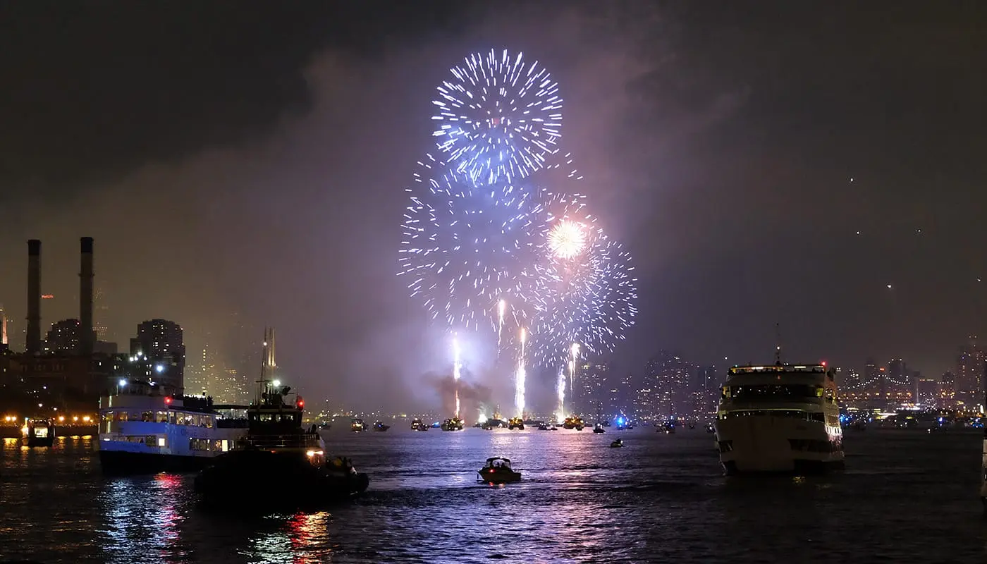 Boottochten op Oudejaarsavond in New York - Vuurwerk