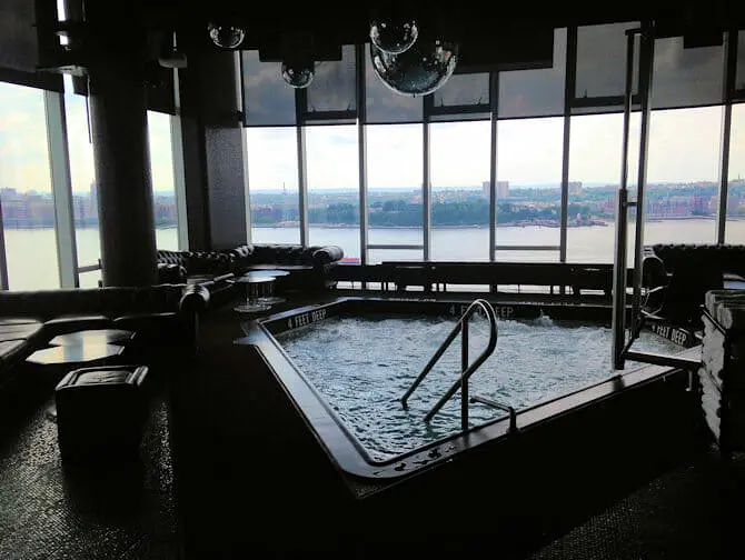 Gay Clubs en Nightlife in New York - Zwembad Le Bain