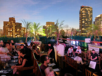 Uitgaan in Midtown - 230 Fifth