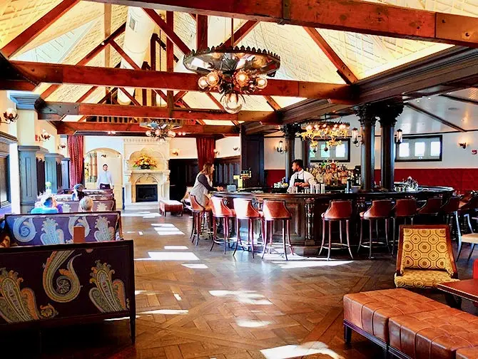 Central Park - Tavern on the Green Bar