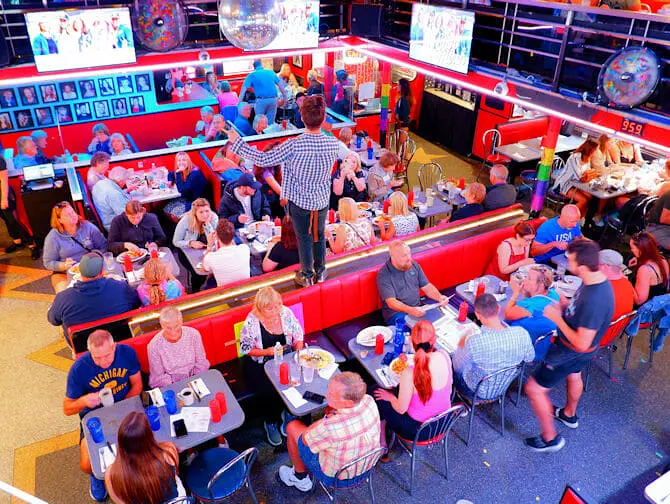 Ontbijten in New York - Ellens Stardust Binnen