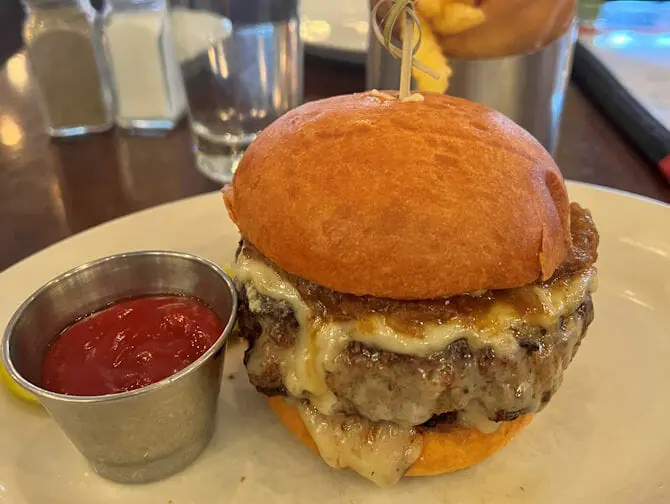 Beste hamburgers in New York - 5 Napkin Burger burger
