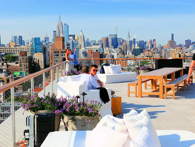 Beste rooftopbars in New York - The Roof in PUBLIC