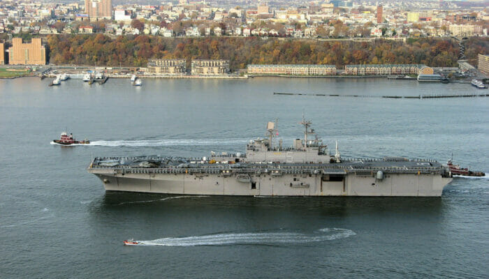 new york city fleet week schip