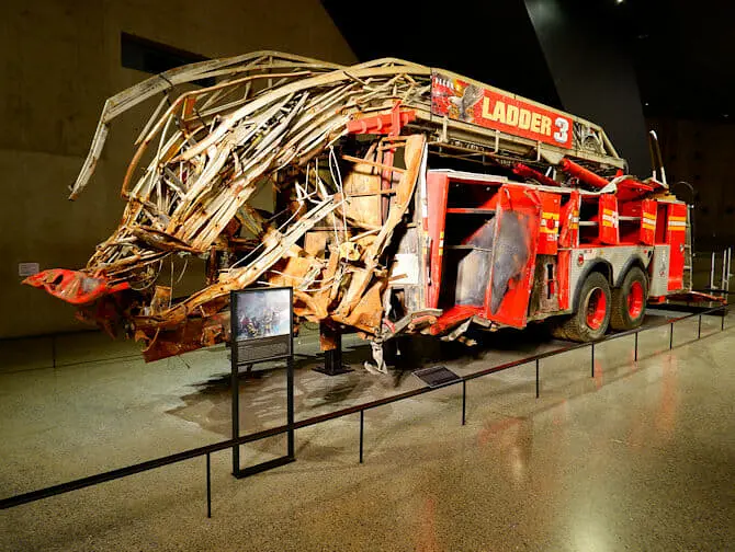 911 Museum in New York - brandweerwagen