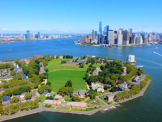 Helikoptervluchten routes in New York - Govenors Island