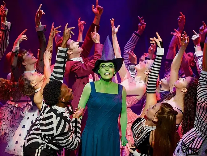Wicked op Broadway Tickets - Elphaba en Cast