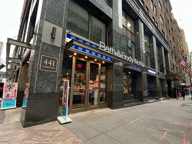 Make-up in New York - Bath and Body Works
