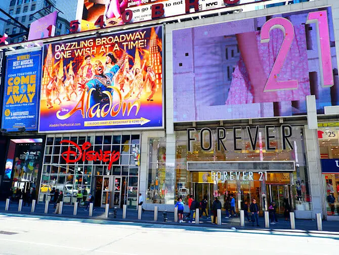 Wat te doen in Theater District - Forever21
