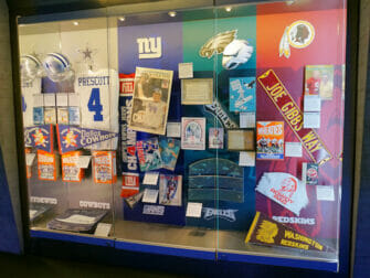 NFL Experience Times Square - Artefacts