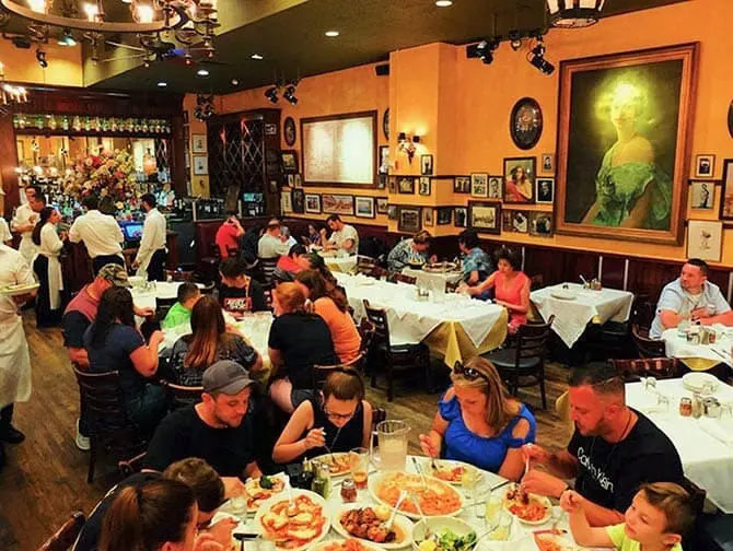 Carmine’s Familie Restaurant in New York - Dineren
