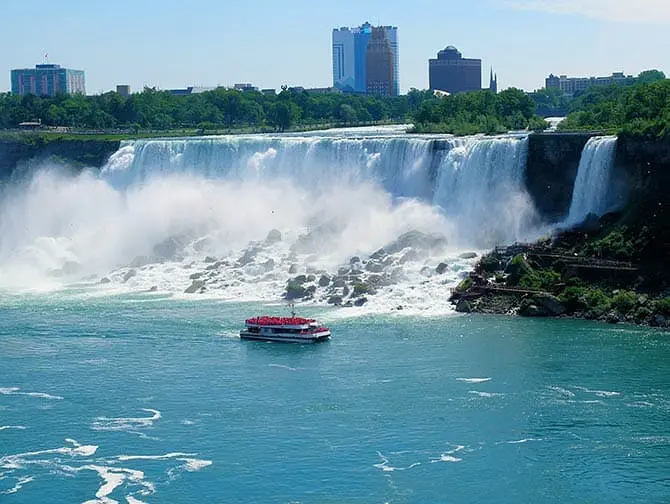 Dagtrip Niagarawatervallen per bus vanuit New York - Maid of the Mist