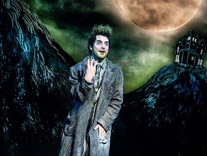 Beetlejuice op Broadway Tickets - Beetlejuice & Lydia