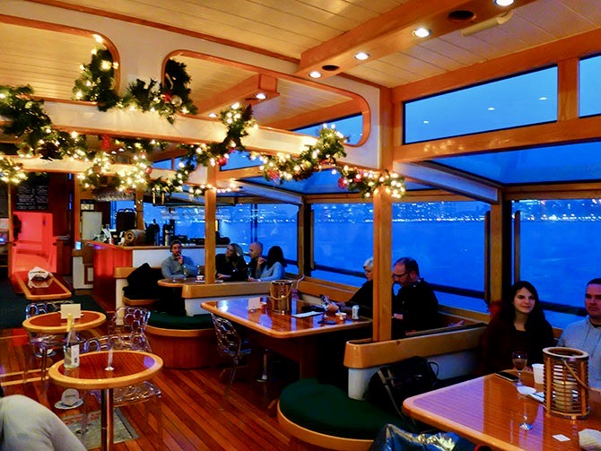 Boottocht met Kerstsfeer in New York - De Boot