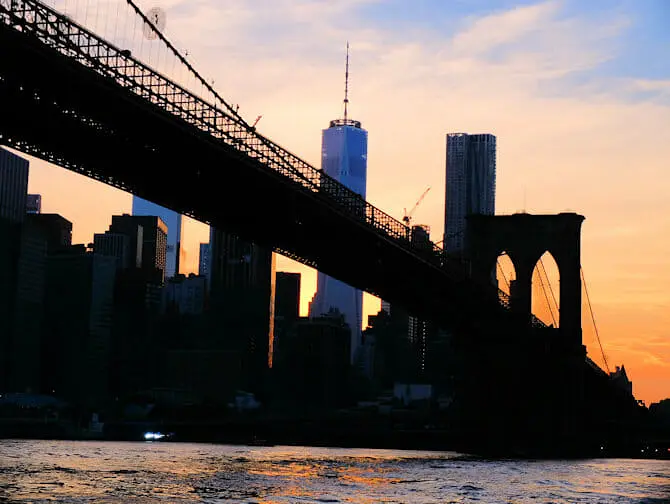 Twilight Boat Tour langs New York Brooklyn Bridge