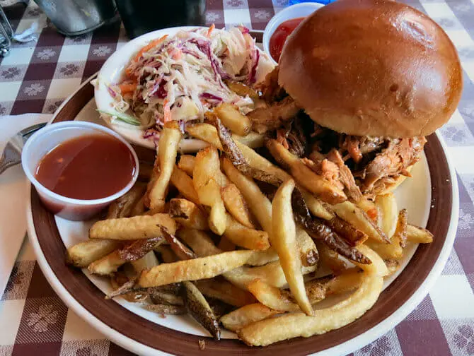Typisch Amerikaans eten in New York BBQ