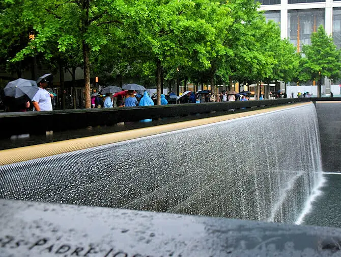 Regen in New York - 911 Memorial