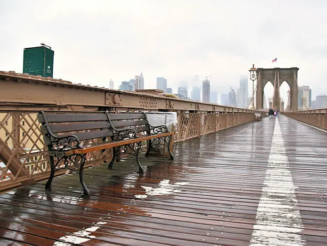 Regen in New York - Brooklyn Bridge