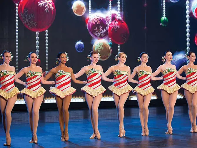 Radio City Music Hall in New York - Radio City Christmas Spectacular