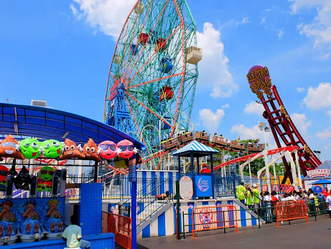 Denos Wonder Wheel Amusement Park in Coney Island - Attracties