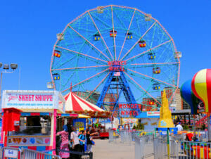 Denos Wonder Wheel Amusement Park in Coney Island - Reuzenrad