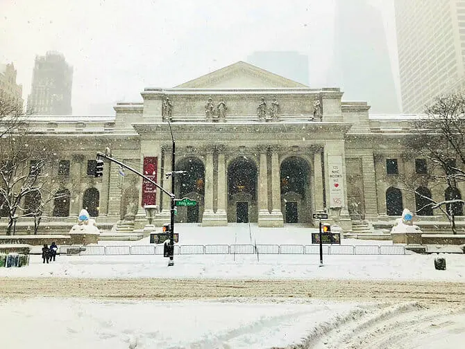 Sneeuw in New York - Gebouw