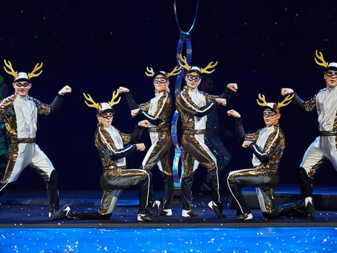 Twas the Night Before by Cirque du Soleil Rendieren
