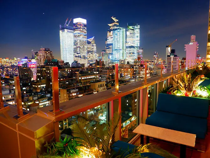 Beste Rooftop Bars in New York - 5 o Clock Somewhere Bar
