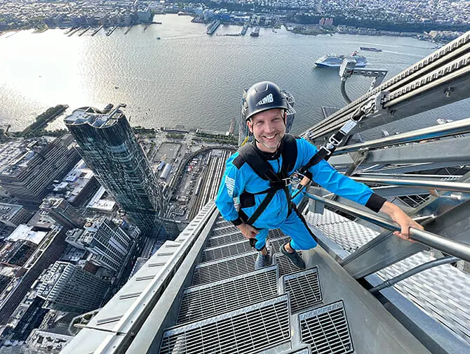 Edge New York Tickets - City Climb trappen
