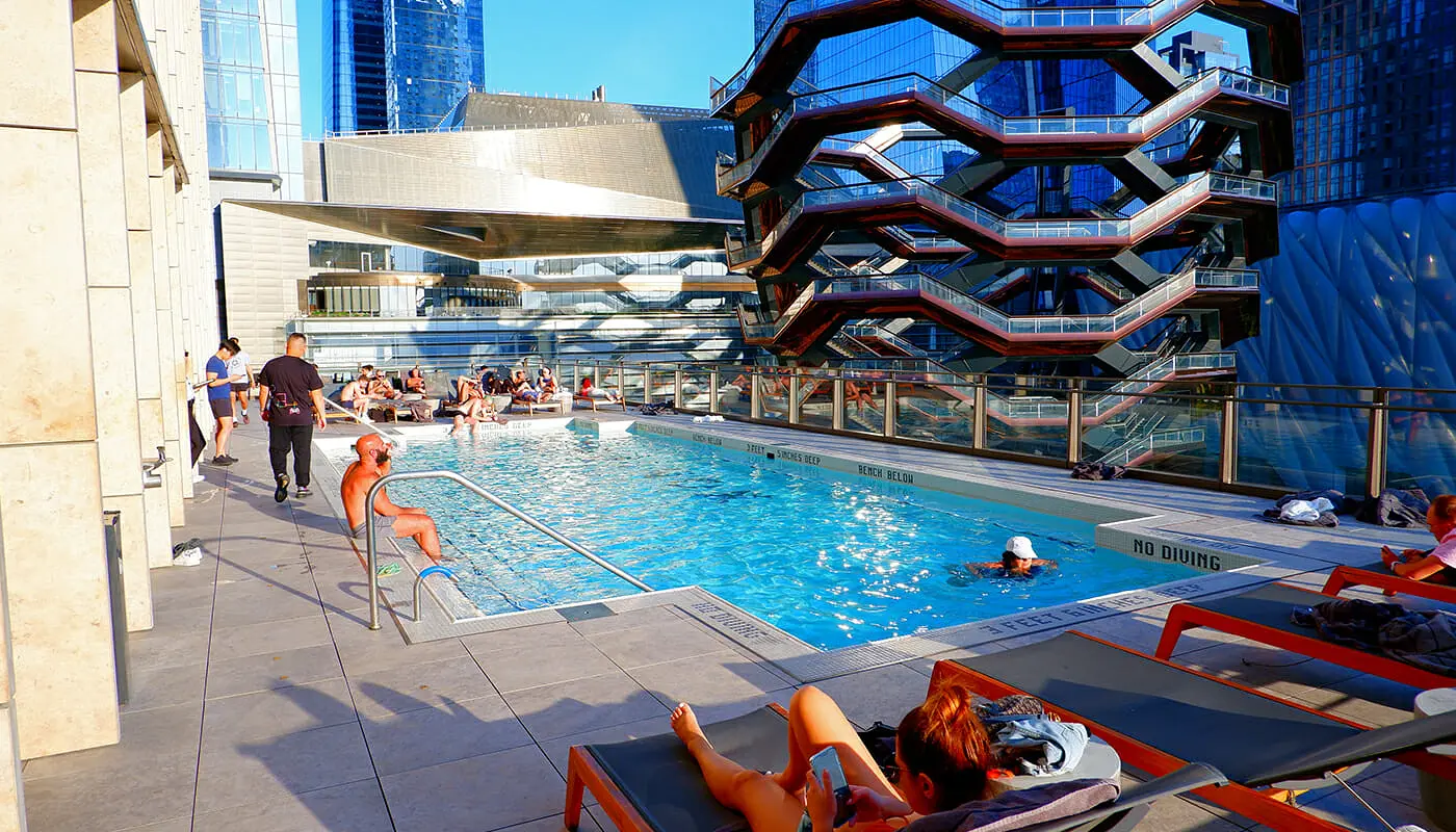 Hotels met zwembad in New York - Equinox Hotel