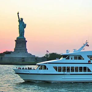 4th of July Boottochten in New York - Cloud 9 IV