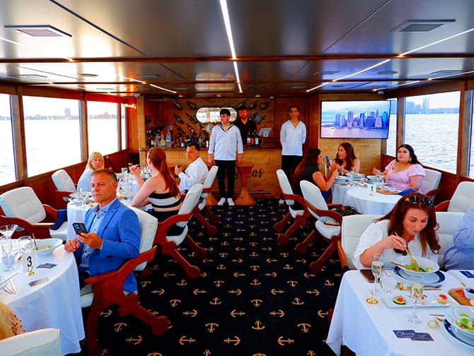 Dinner Cruise in New York - Boot