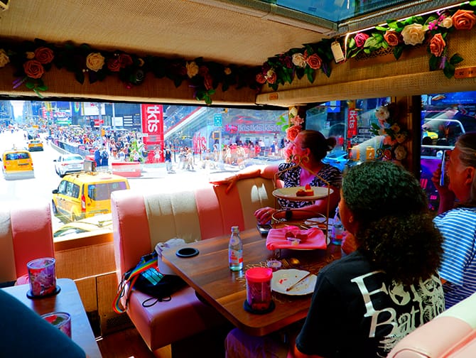 High Tea in New York - High Tea Bus tour Sightseeing