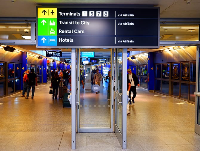 JFK AirTrain in New York borden