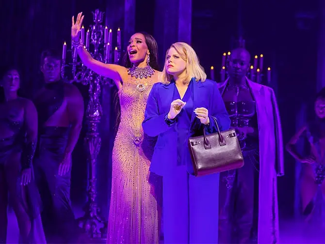 Death Becomes Her op Broadway Tickets - Viola