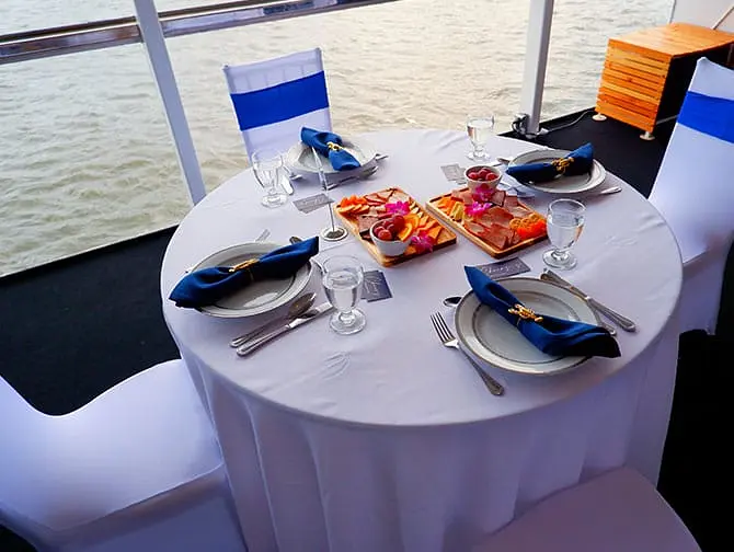 Manhattan Dinner Cruise in New York - Meerdere gangen dinner