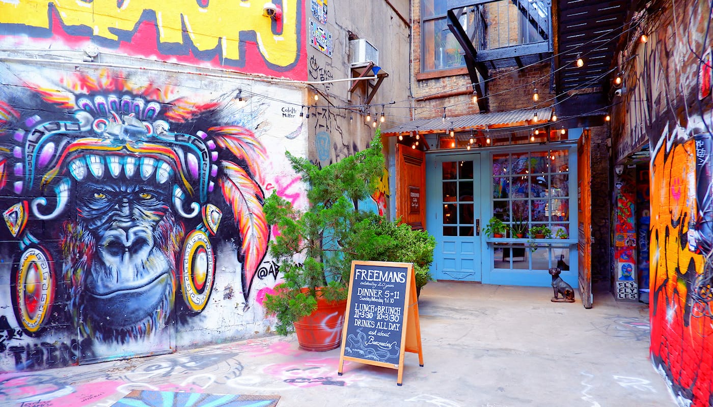 Typisch Amerikaans eten in New York - Freemans Restaurant Freeman Alley