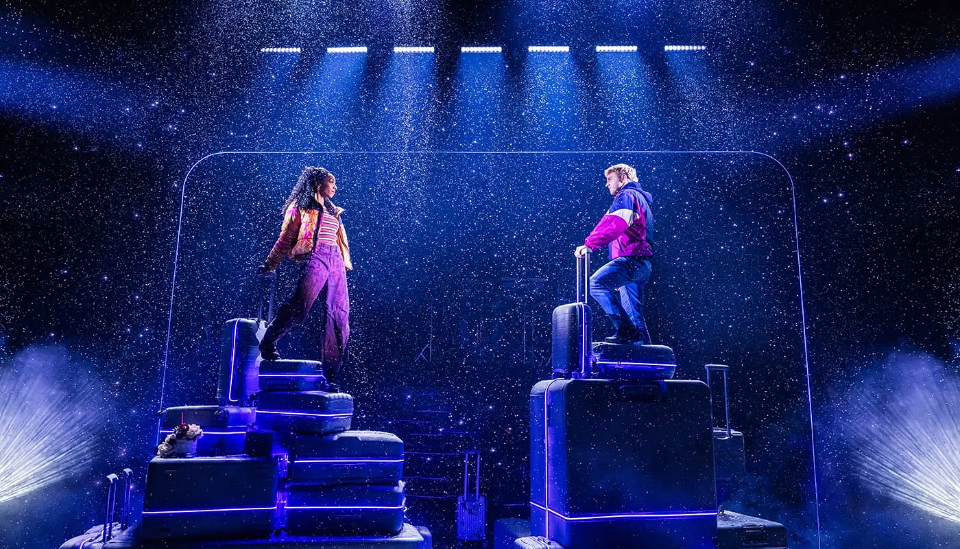 Two Strangers Carry a Cake Across New York op Broadway Tickets - Optreden
