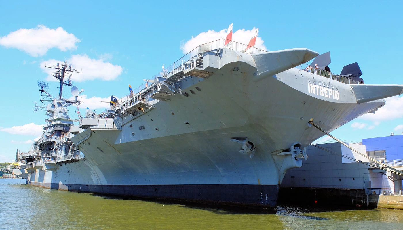 Top New York Musea - Intrepid