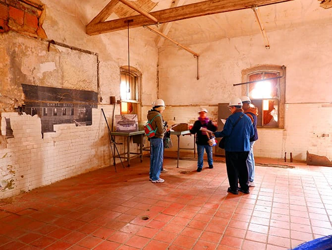 Ellis Island Hard Hat Tour in New York - Ziekenhuis van het Immigratie-eiland