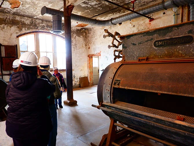 Ellis Island Hard Hat Tour in New York - Kleine Groep Tour