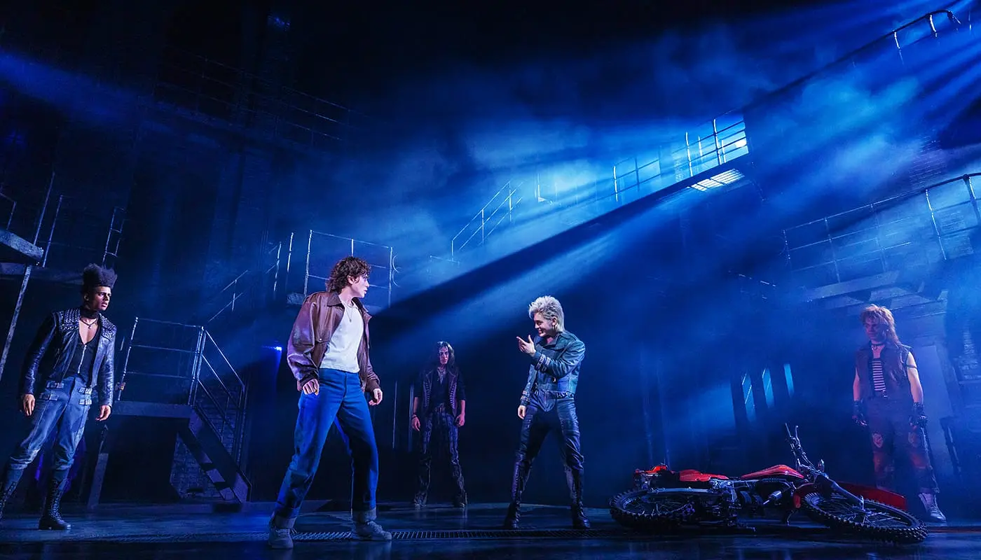 The Lost Boys op Broadway tickets - Horrorcomedie
