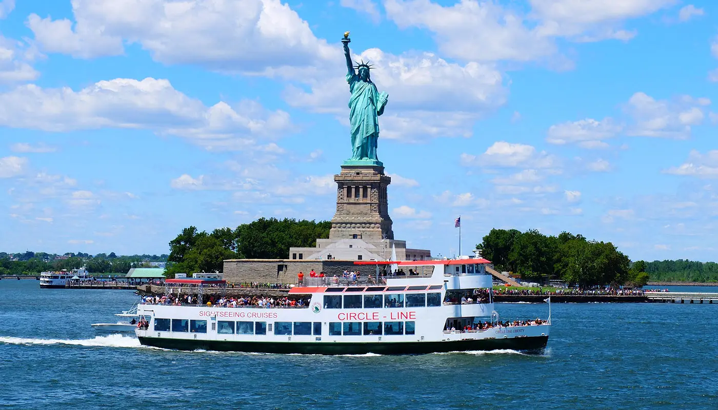 4 Dagen New York Dagplanning - Neem een boottocht om het Vrijheidsbeeld van dichtbij te zien