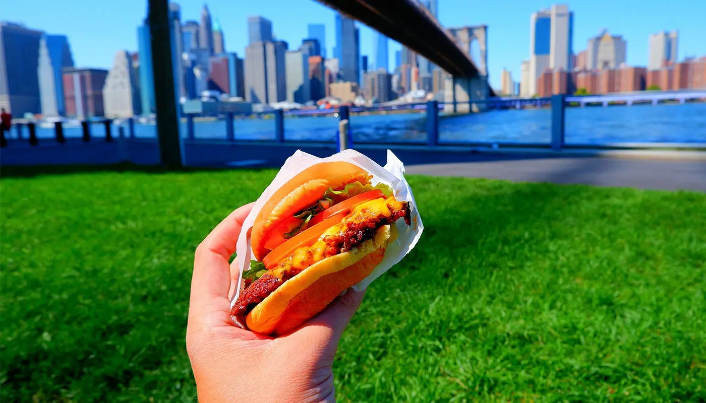Shake Shack in New York - Een burger van Shake Shack