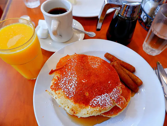 Diners in New York - Squire's Diner in Financial District