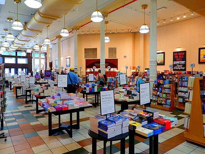 Boekwinkels in New York - Barnes and Noble bij Union Square